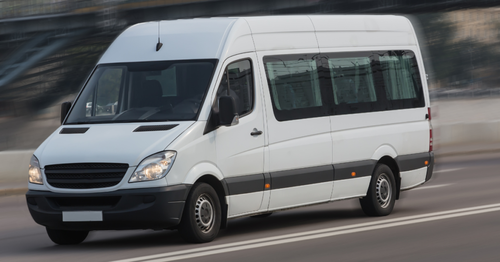 Jak prawidłowo planować przerwy i odpoczynki kierowcy busa?